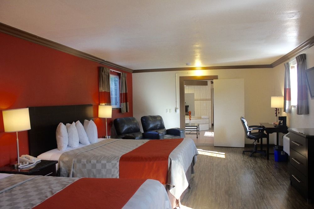 Red Roof Inn & Suites Monterey Exteriör bild