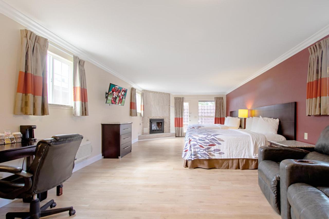 Red Roof Inn & Suites Monterey Rum bild